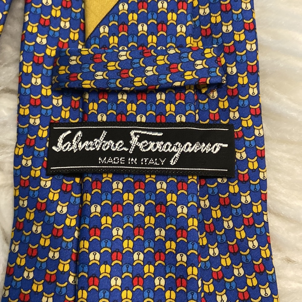 Salvatore Ferragamo Man 100% silk tie it’s very beautiful and colorful - Picture 6 of 16